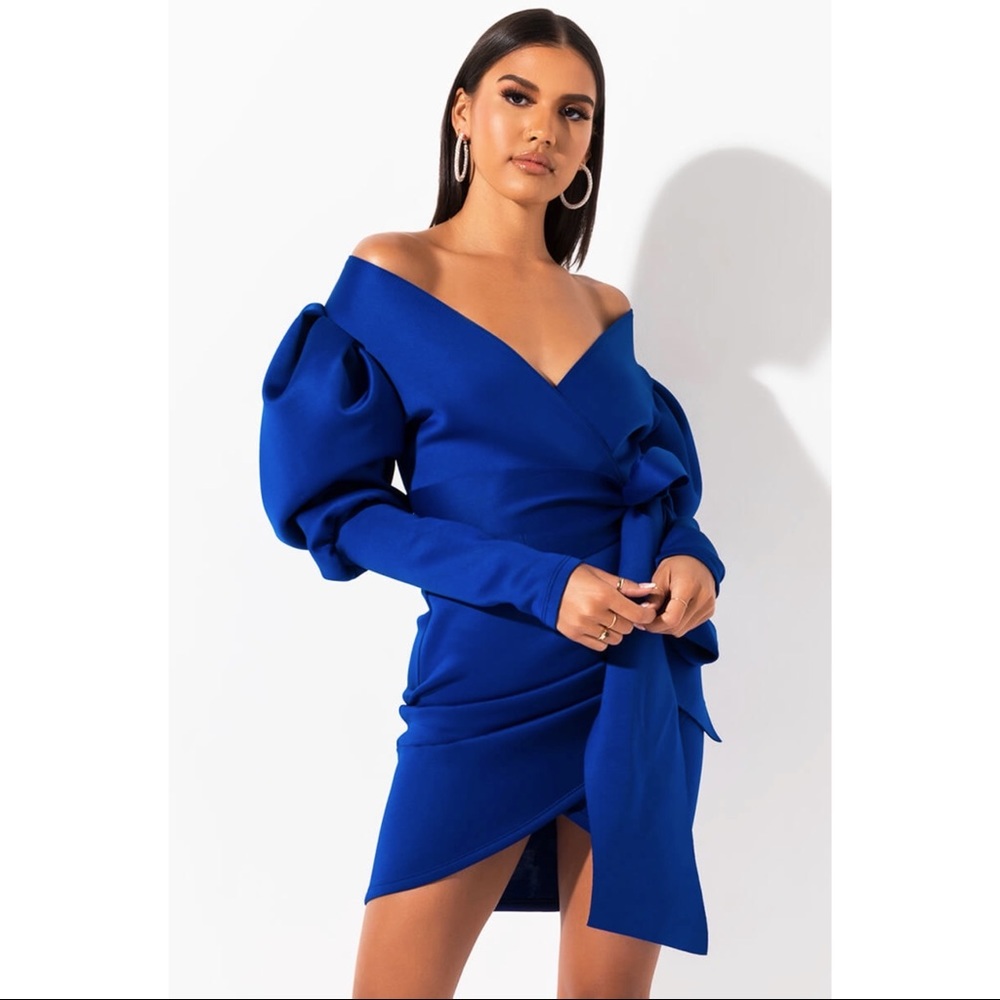 NWOT AKIRA MADLY IN LOVE PUFFY SLEEVES MINI DRESS